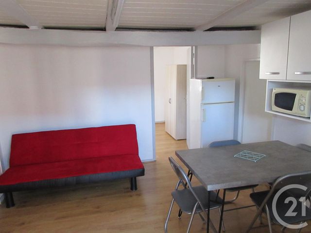 Appartement T2 à louer - 2 pièces - 31.0 m2 - AURILLAC - 15 - AUVERGNE - Century 21 Pradel Immobilier