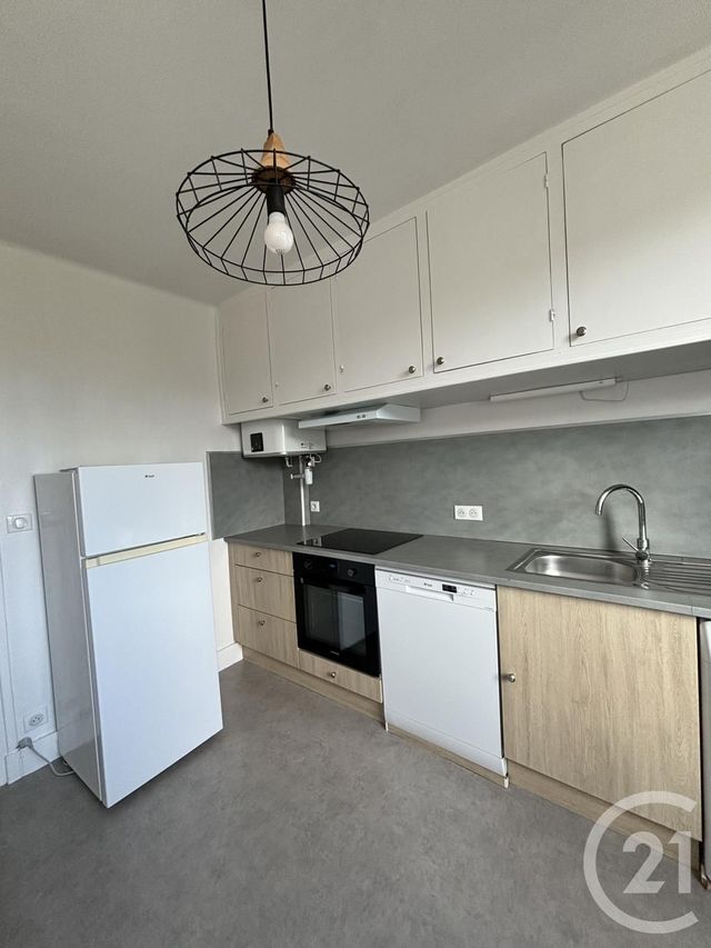 Appartement T3 à louer - 4 pièces - 70.0 m2 - AURILLAC - 15 - AUVERGNE - Century 21 Pradel Immobilier