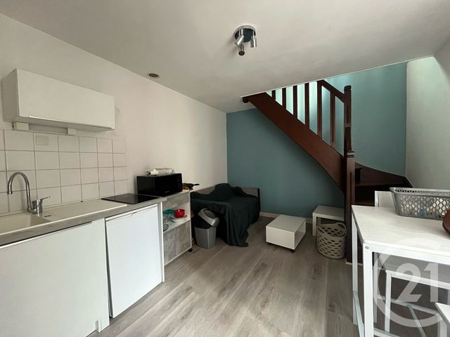 Appartement Studio à vendre - 2 pièces - 24.0 m2 - AURILLAC - 15 - AUVERGNE - Century 21 Pradel Immobilier