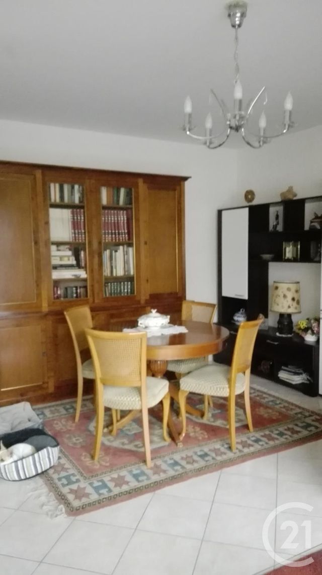 Appartement T2 à louer - 2 pièces - 54.64 m2 - AURILLAC - 15 - AUVERGNE - Century 21 Pradel Immobilier