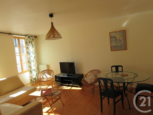 Appartement T3 à louer - 3 pièces - 73.05 m2 - AURILLAC - 15 - AUVERGNE - Century 21 Pradel Immobilier